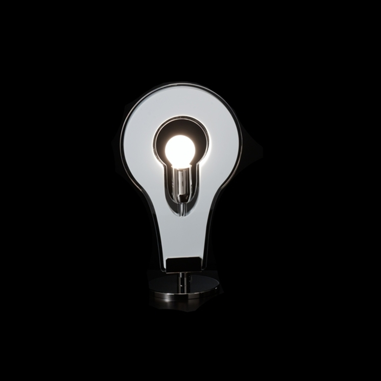 Mahtava Flat 32 -pöytävalaisin valkoinen