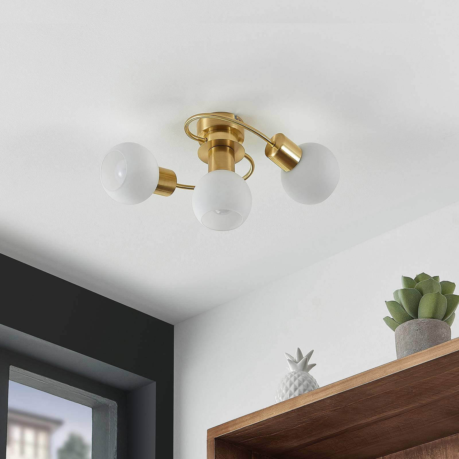 Lindby-LED-kattovalaisin Ciala, 3-lamp, messinki