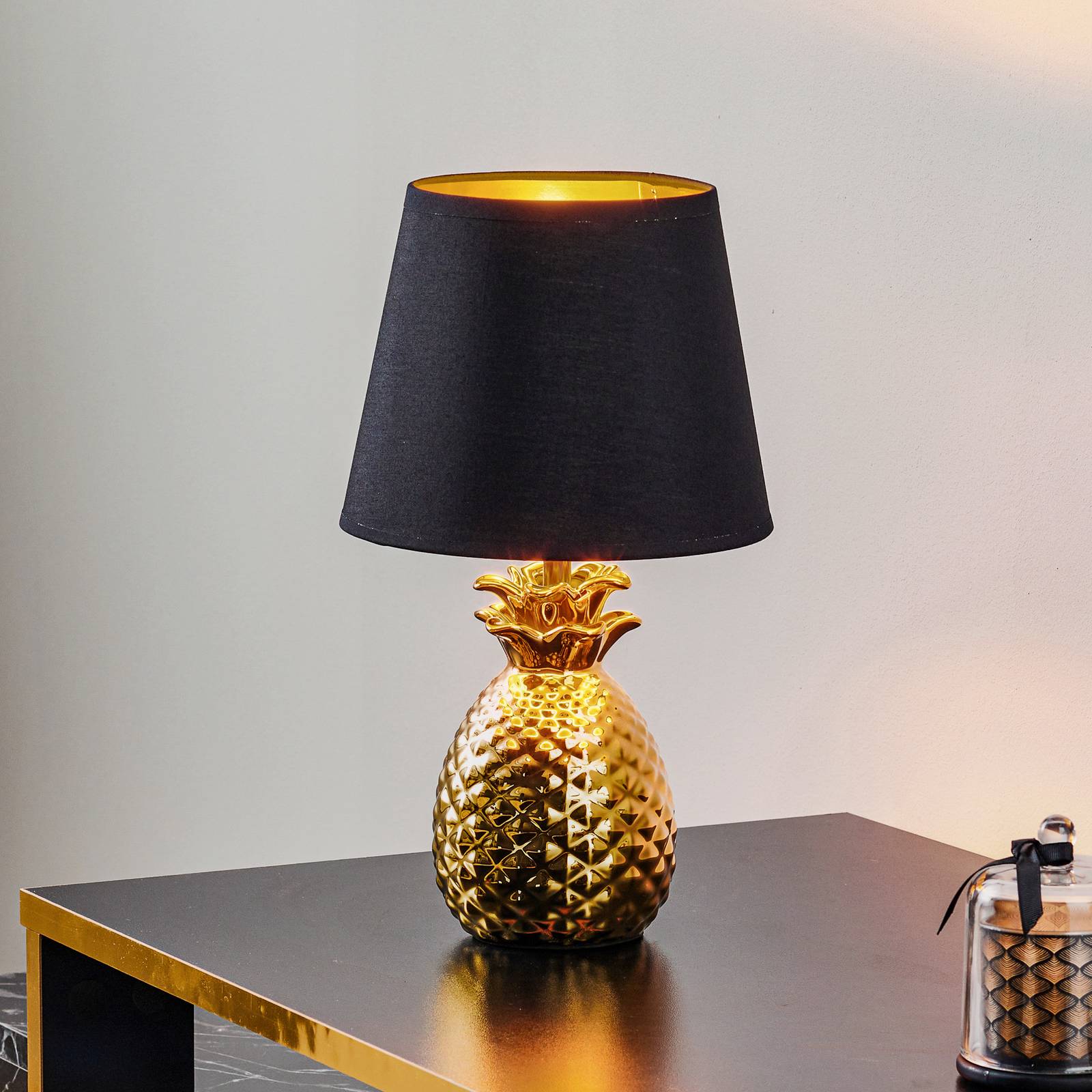 Upea keraaminen pöytälamppu Pineapple, kulta-musta
