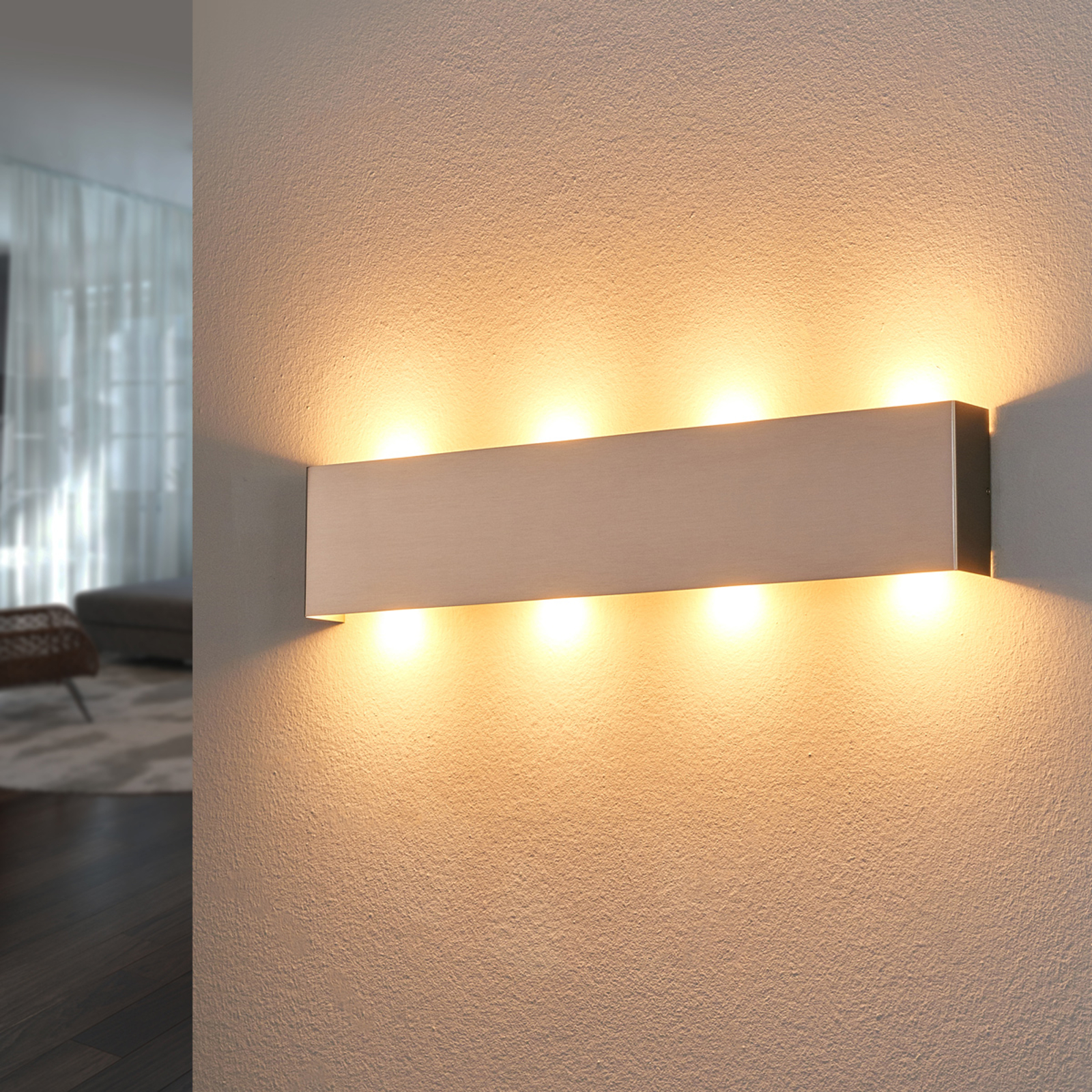 Nikkelivärinen LED-seinävalaisin Maja 54 cm