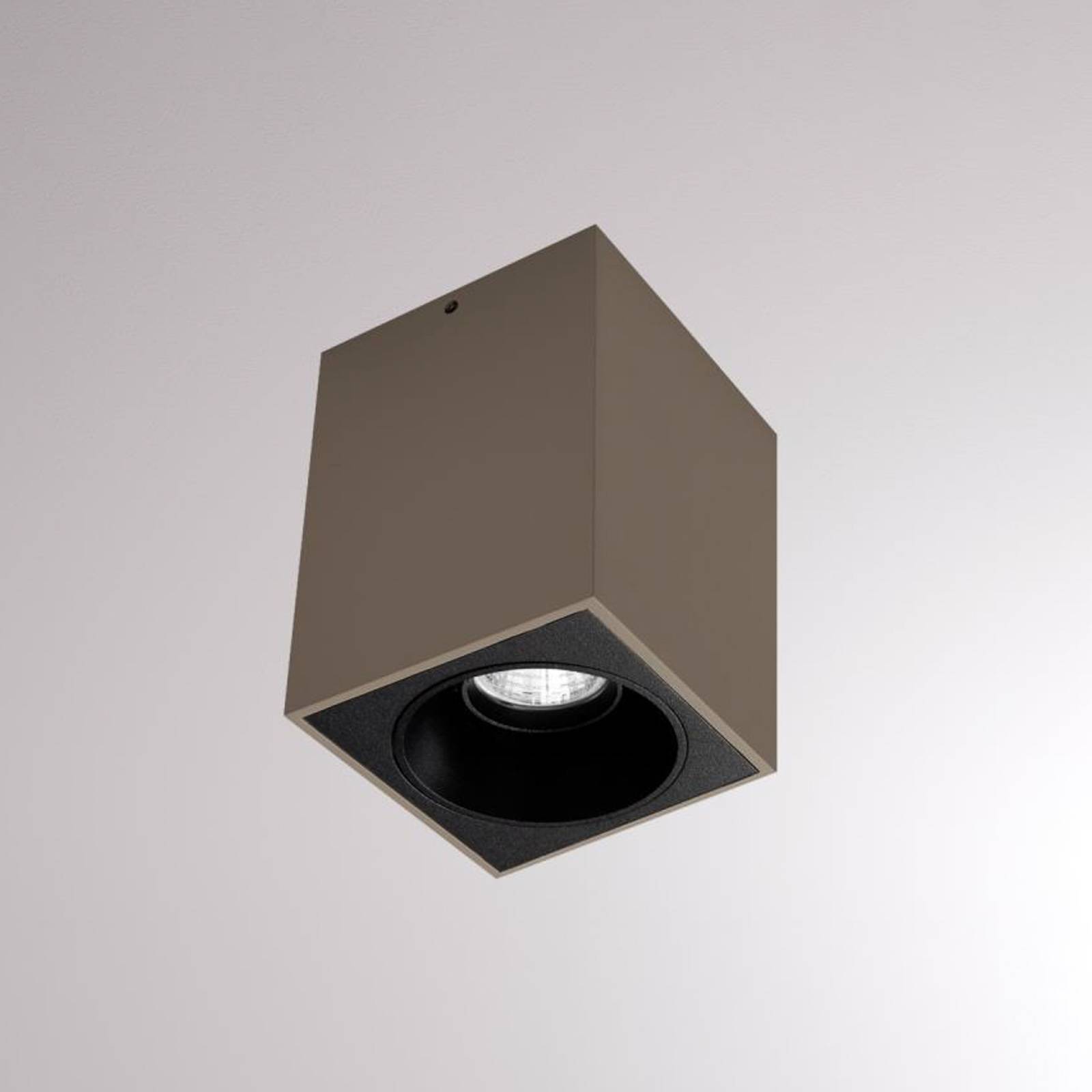 LOUM Atus Square -LED-kattovalo, 1-lamp., terra