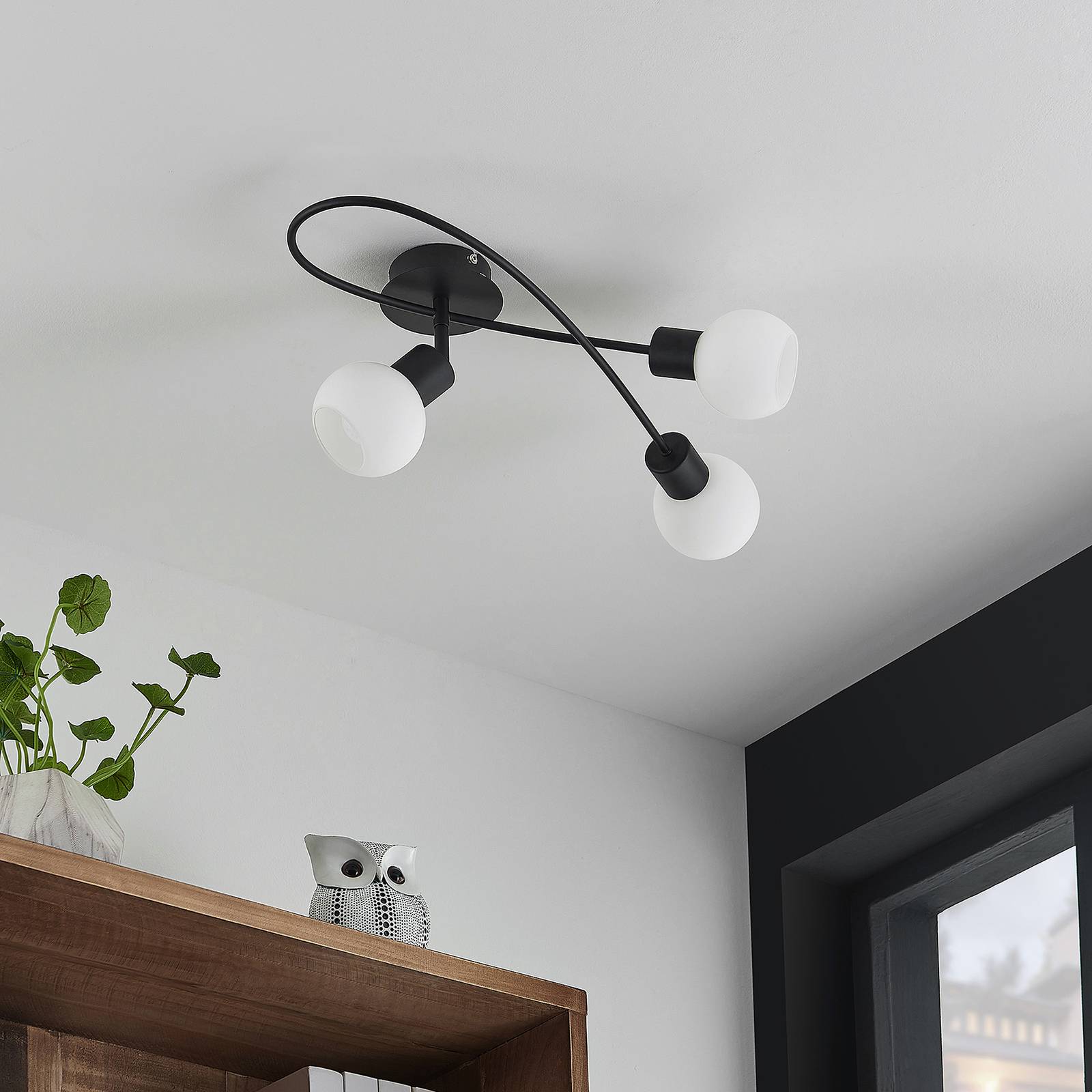 Lindby LED -kattovalaisin Elaina, 3-lamp. musta