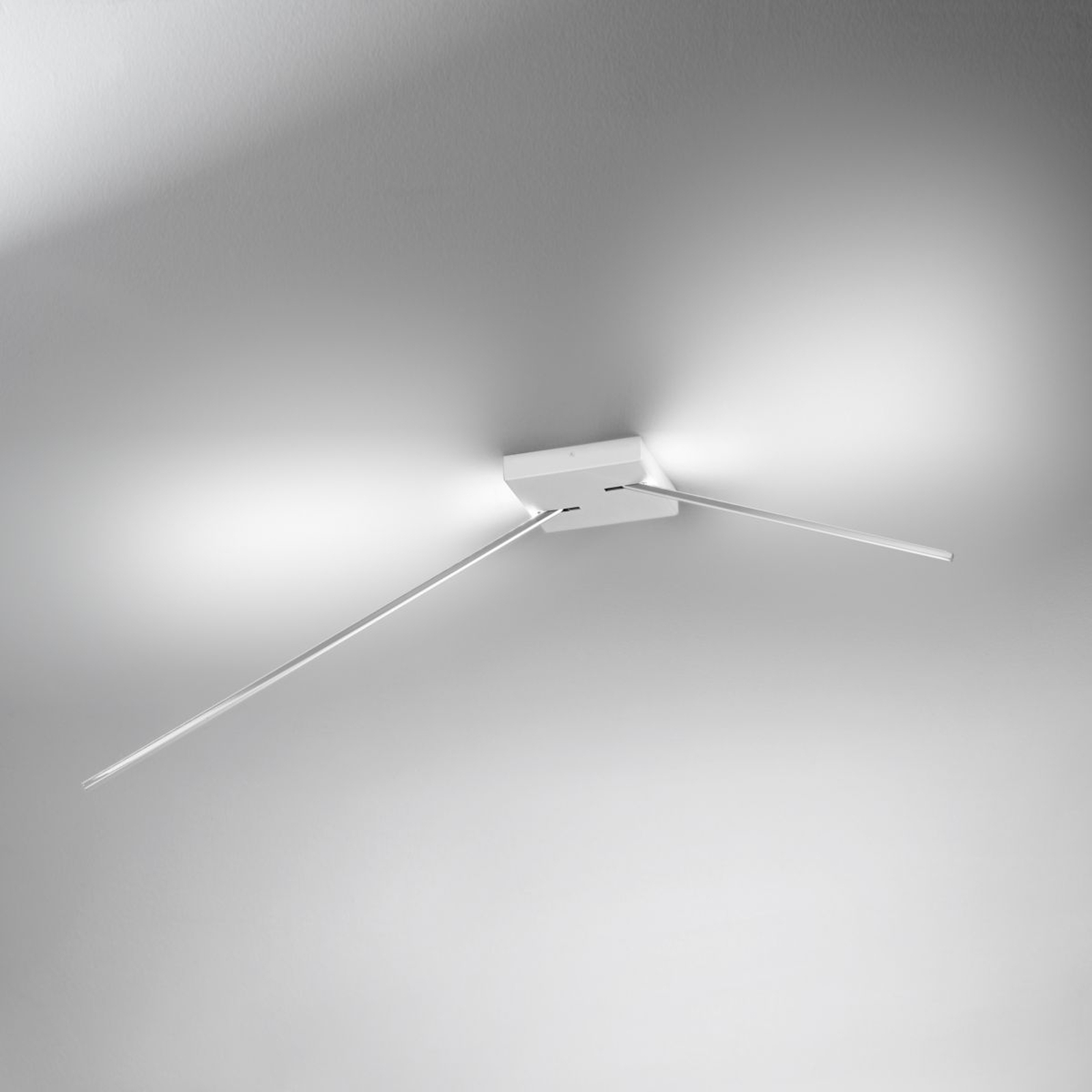 ICONE Spillo-LED-kattovalaisin, 2 vartta valkoinen