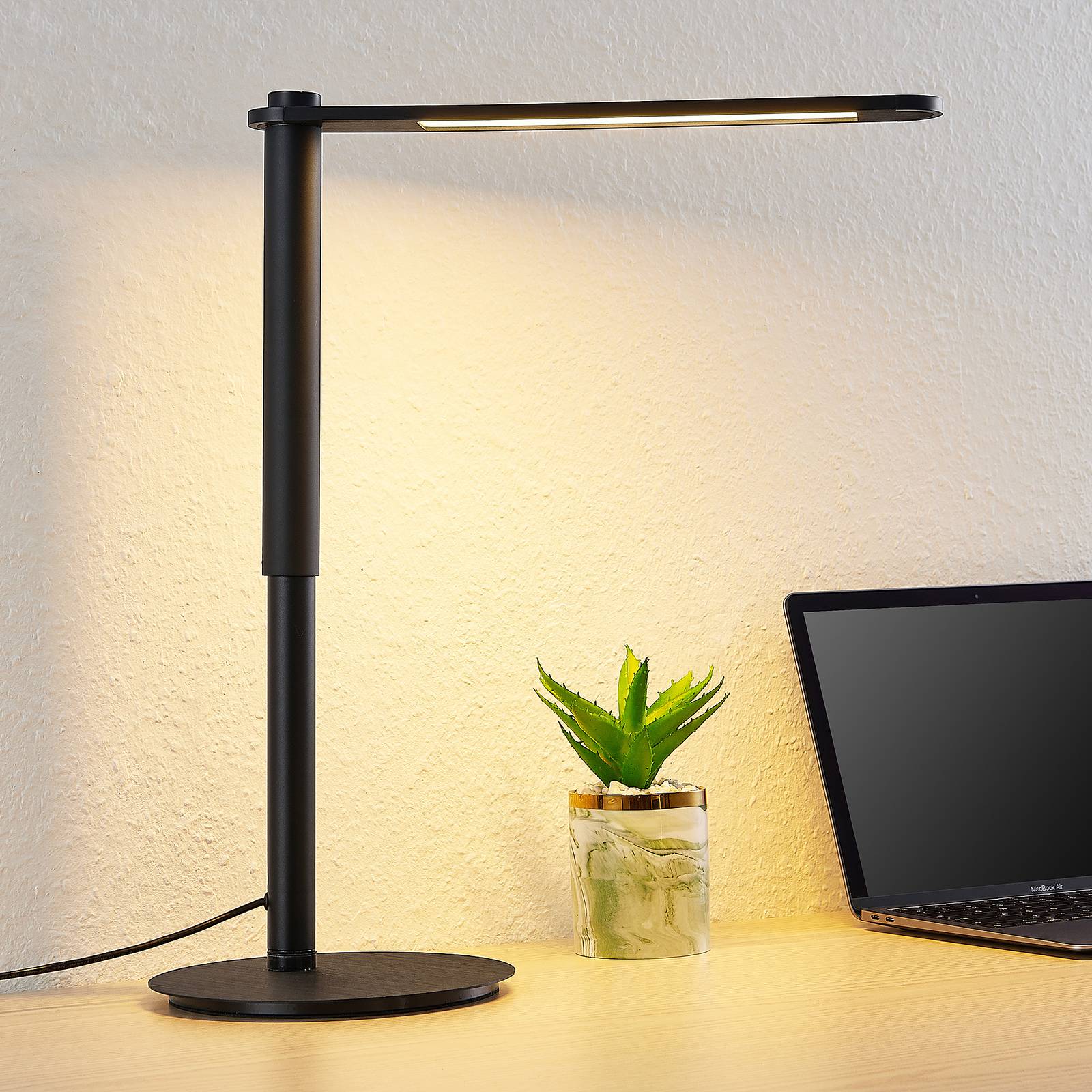 Lucande Olivanda -LED-pöytävalaisin