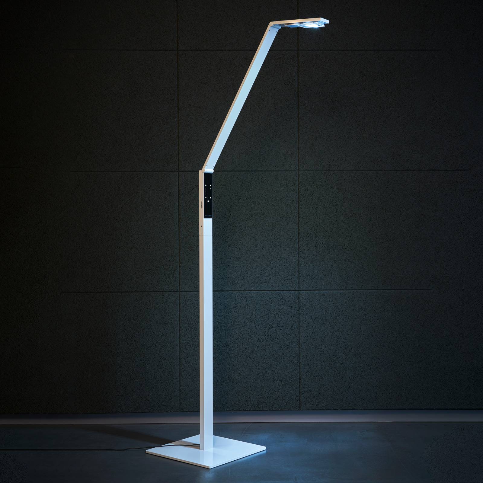 Luctra Floor Linear LED-lattiavalaisin valkoinen