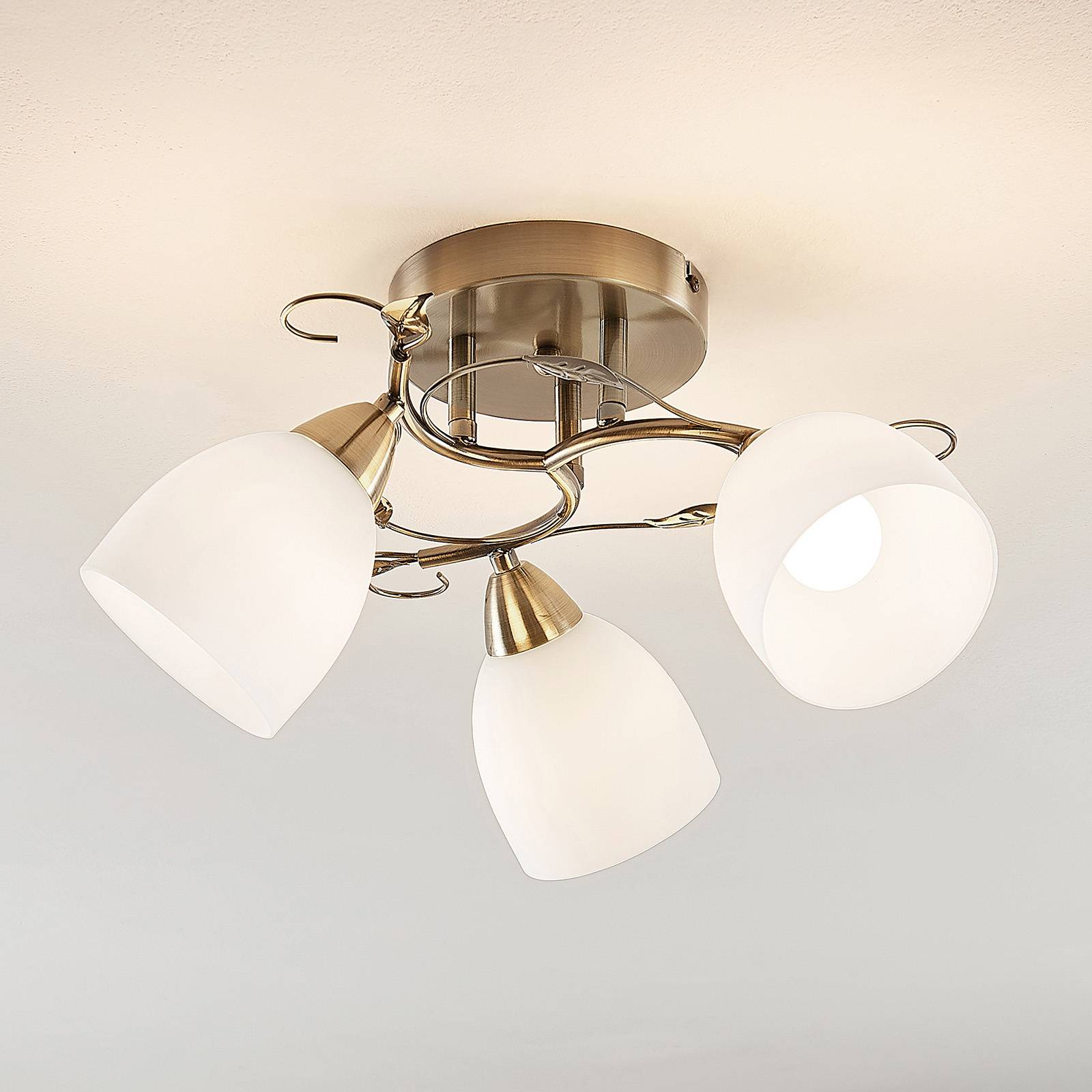Lindby Thaddeus -kattovalaisin, 3-lamp., 23 cm