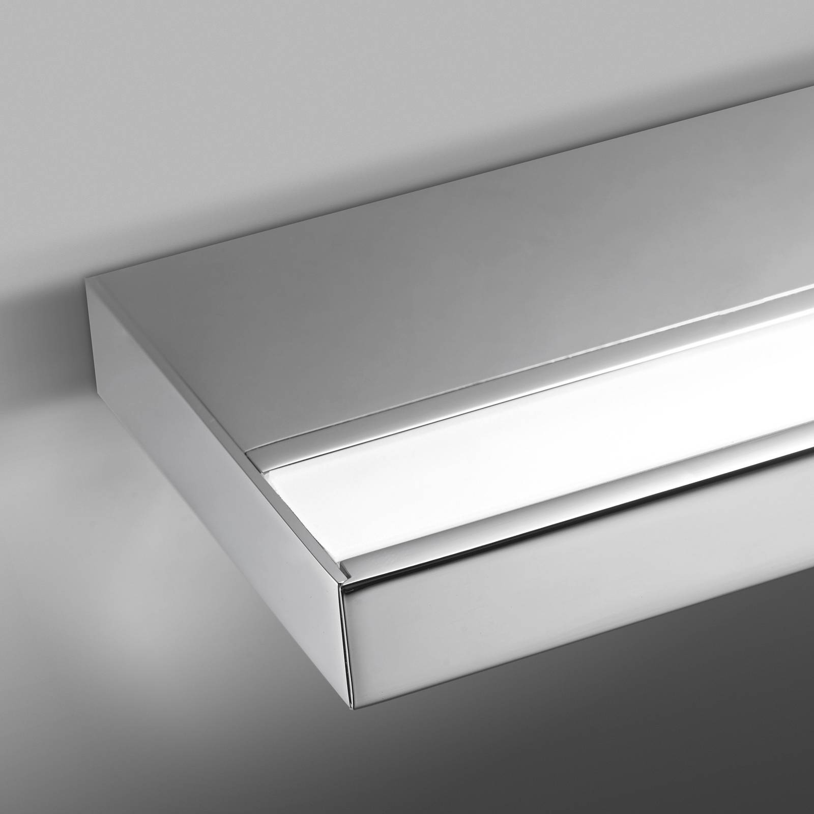 Kylpyhuoneen LED-seinälamppu Prim 120cm, kromi
