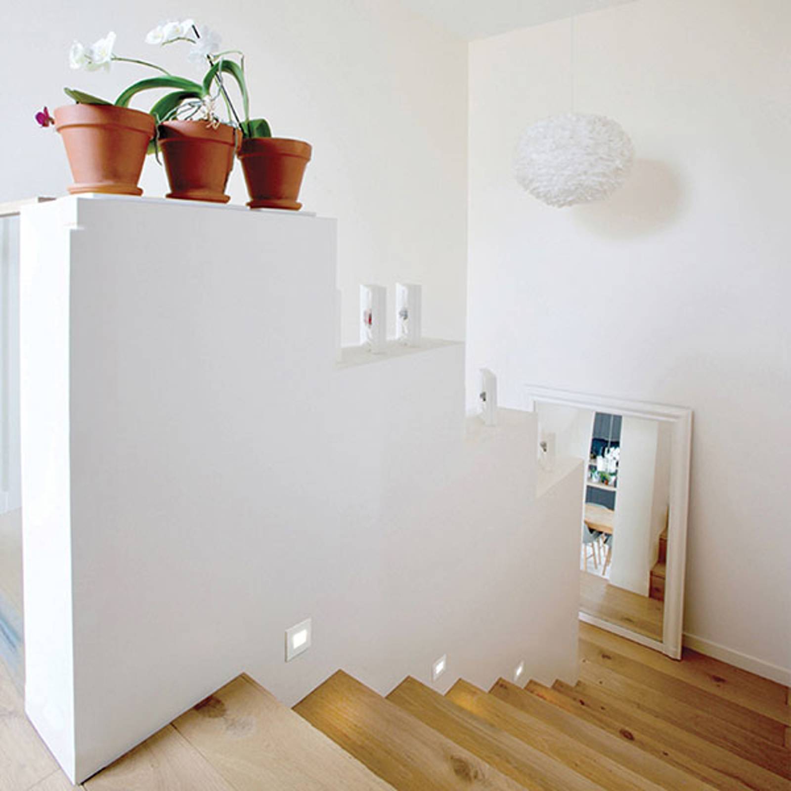 LED-seinävalaisin 4205A, 2 700 K