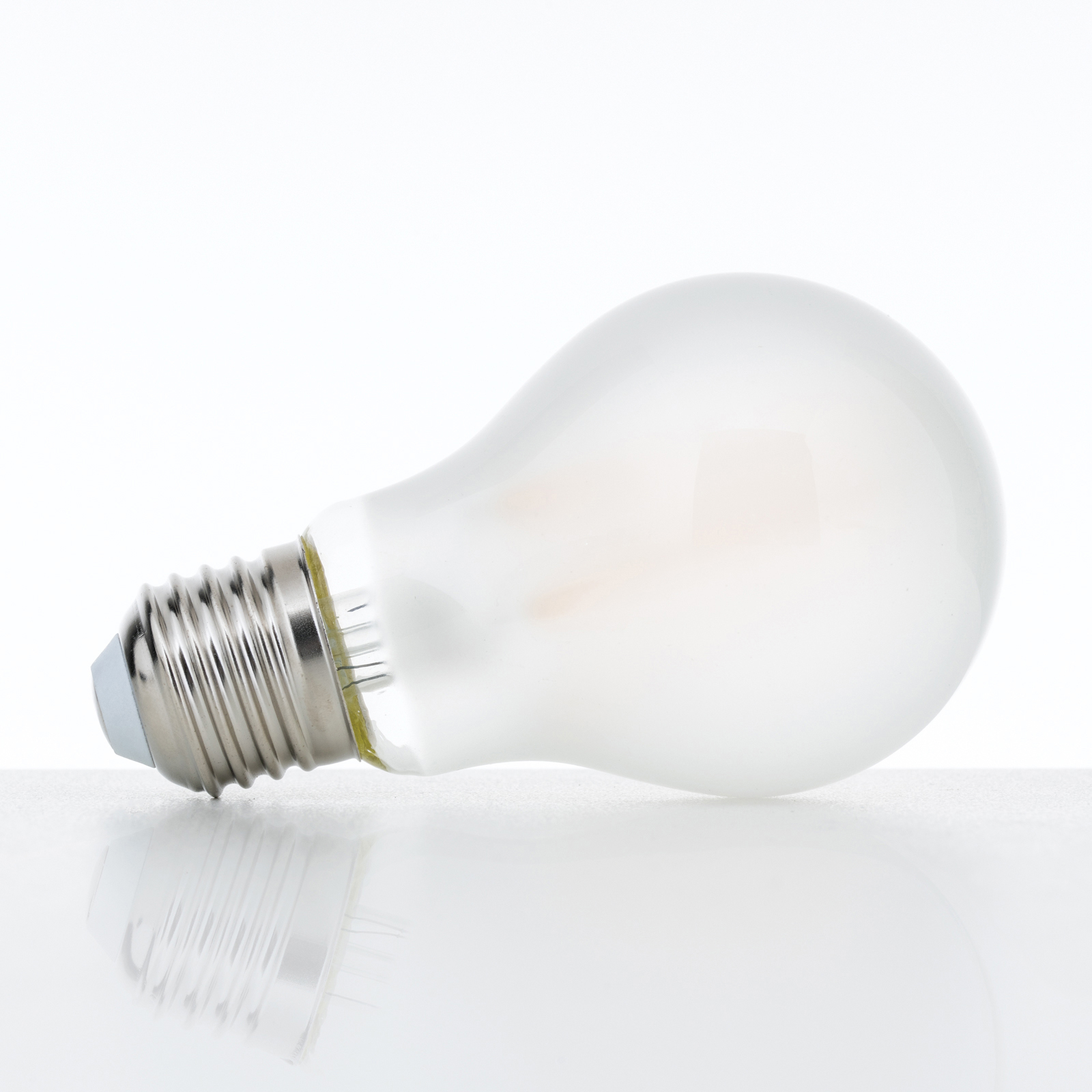 LED-lamppu E27 A60 8W matta 827 himmennettävä