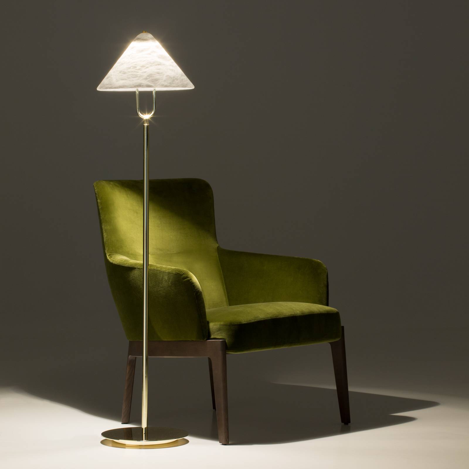 LED-lattiavalo Fuji alabasterivarjostimella
