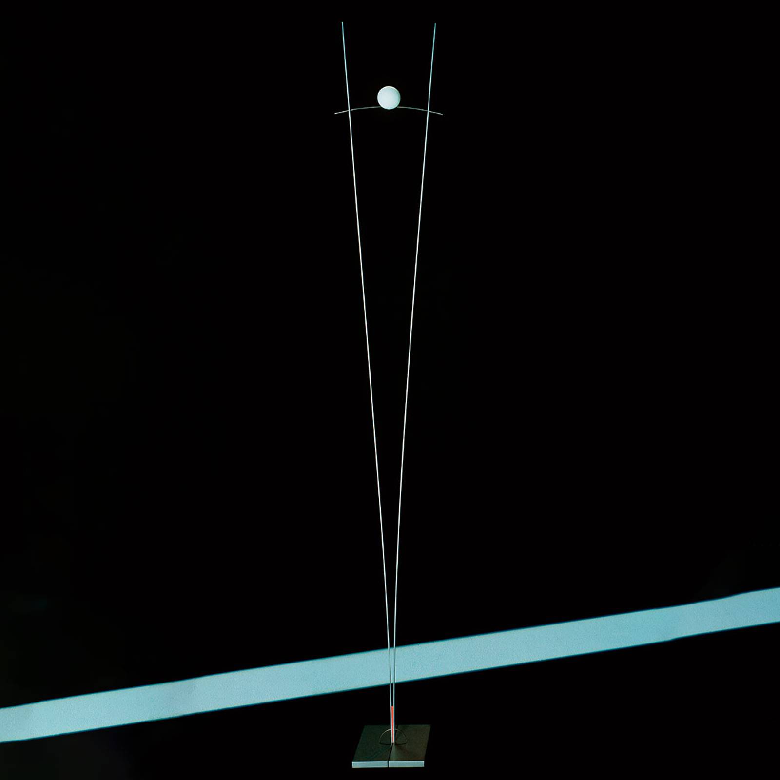 Ingo Maurer Ilios – design-lattiavalaisin, hopea
