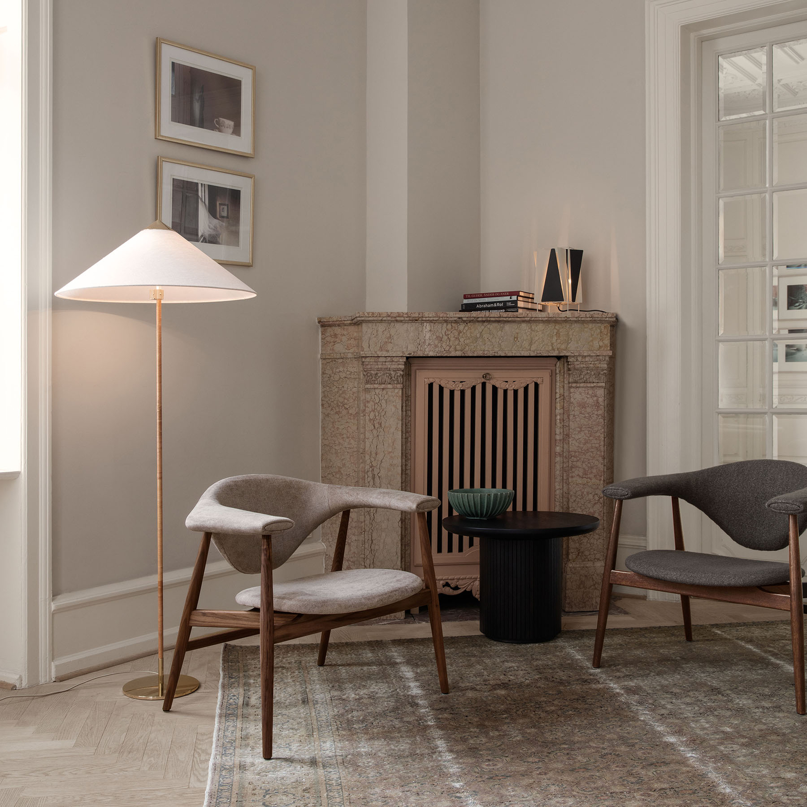 GUBI 9602 -lattiavalo, messinki, canvas-varjostin