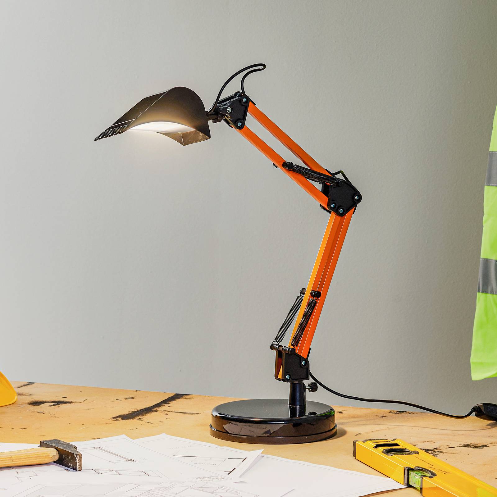 LED-pöytälamppu Scoop, värivalonvaihto