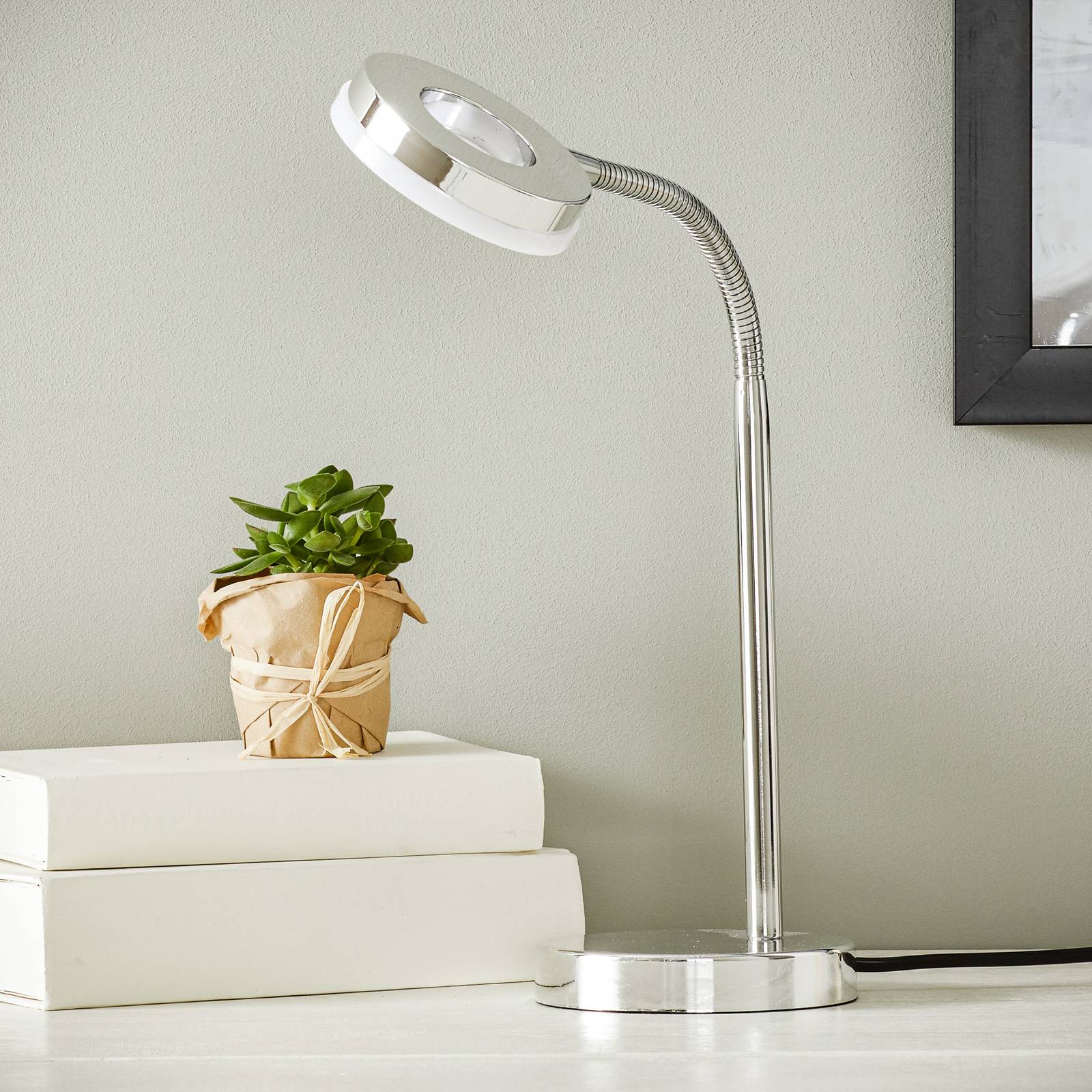 Kromattu LED-pöytälamppu Rennes