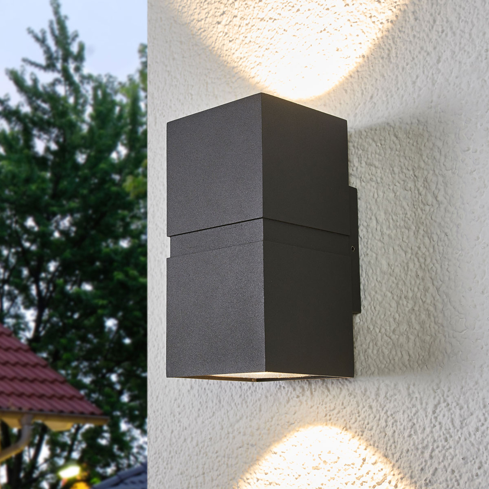 Tummanharmaa LED-ulkoseinävalaisin Gabriela 2-os.