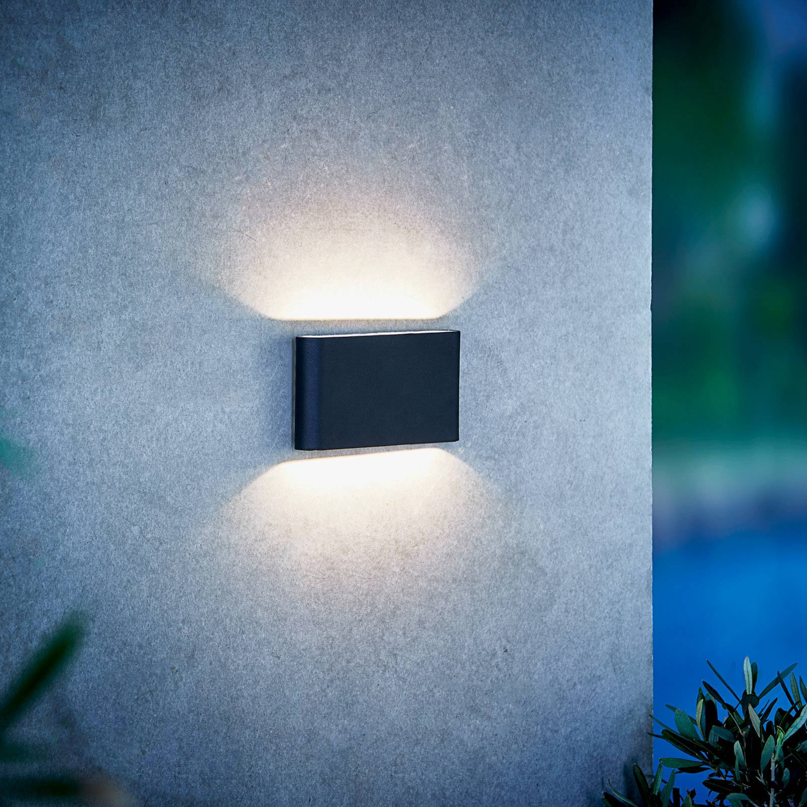 LED-ulkoseinälamppu Kinver, ohut muotoilu, musta