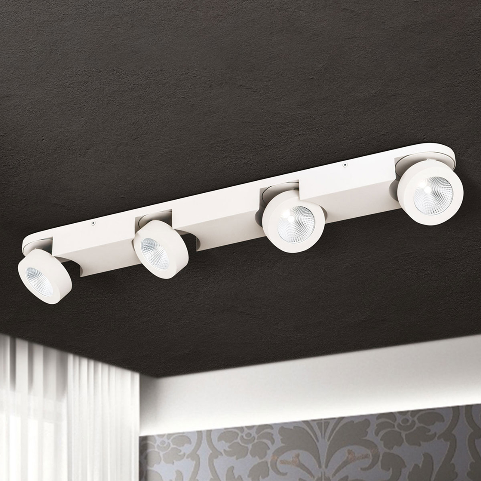 Nelilamppuinen LED-kattospotti Meno, himmennettävä