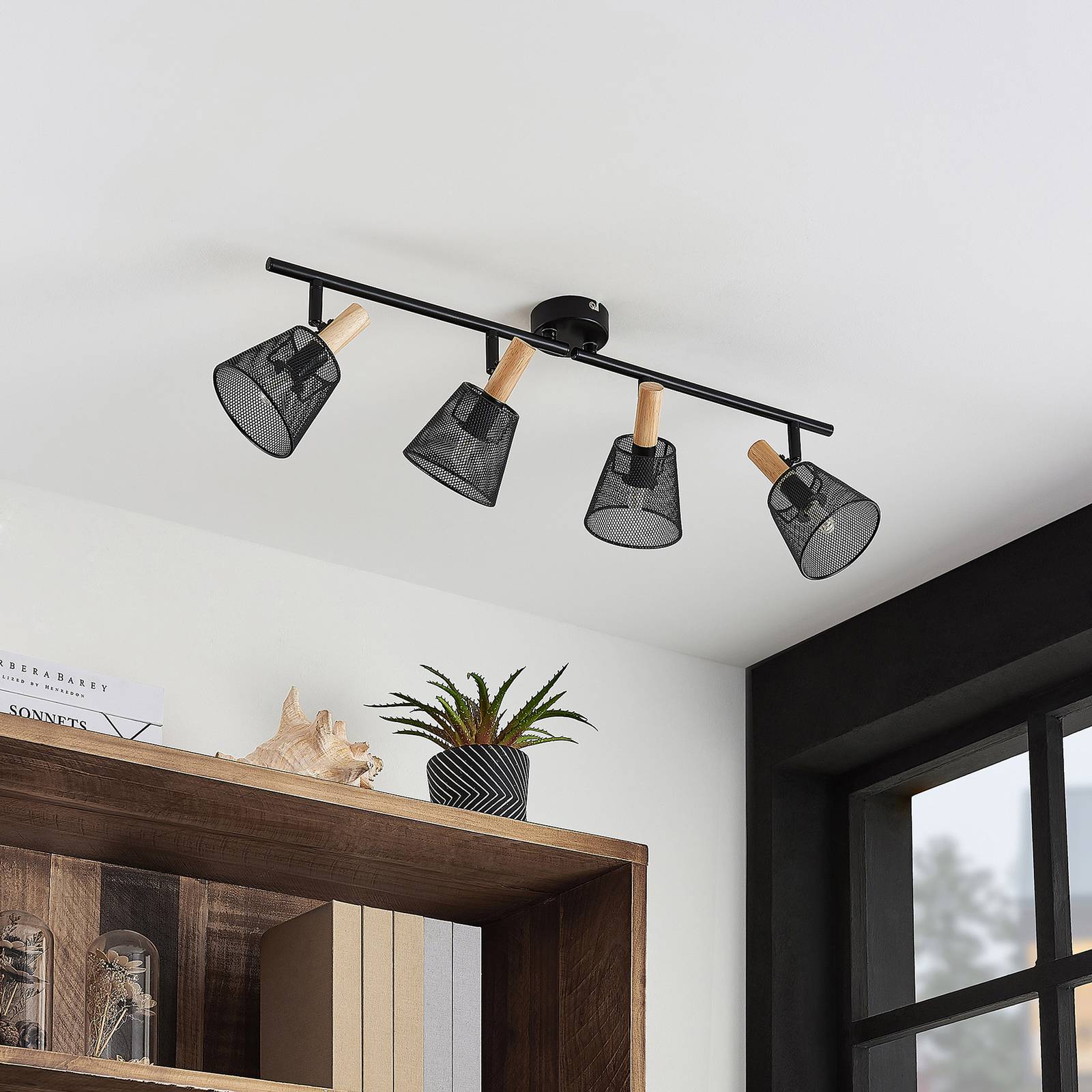 Lindby Layne -kattokohdevalo, neljä varjostinta