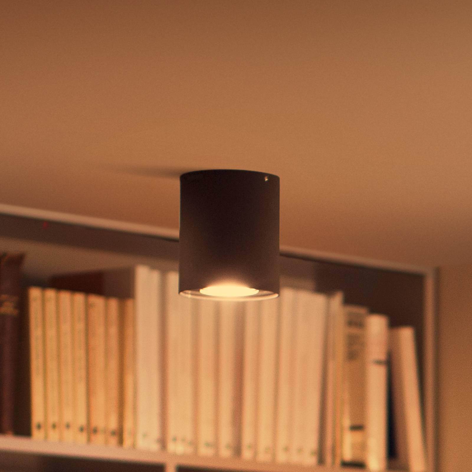 Philips Hue White Ambiance Pillar LED-spotti musta
