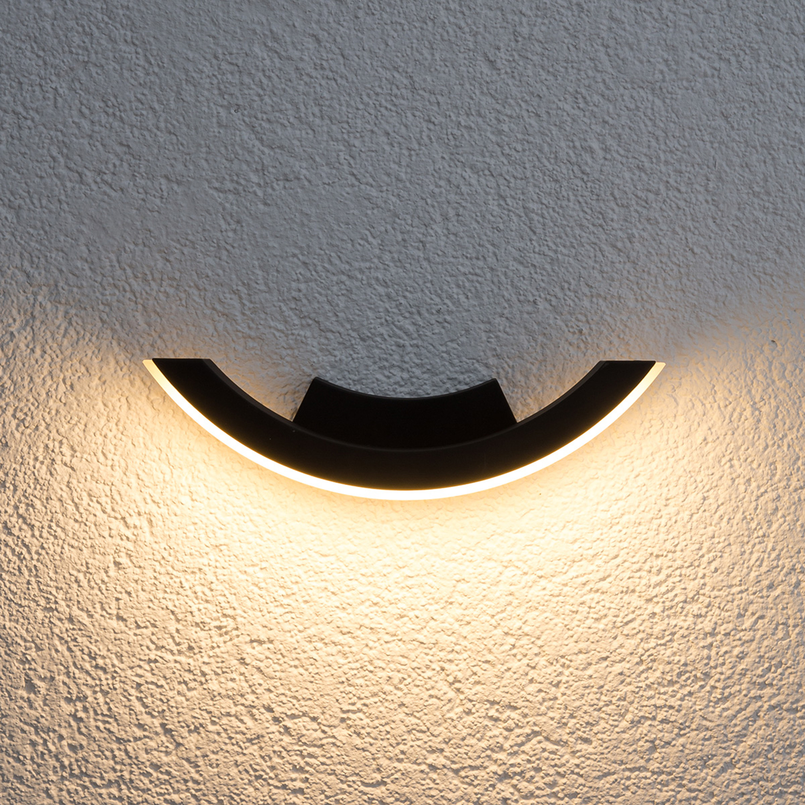 Grafiitin värinen Half-LED-ulkoseinävalaisin